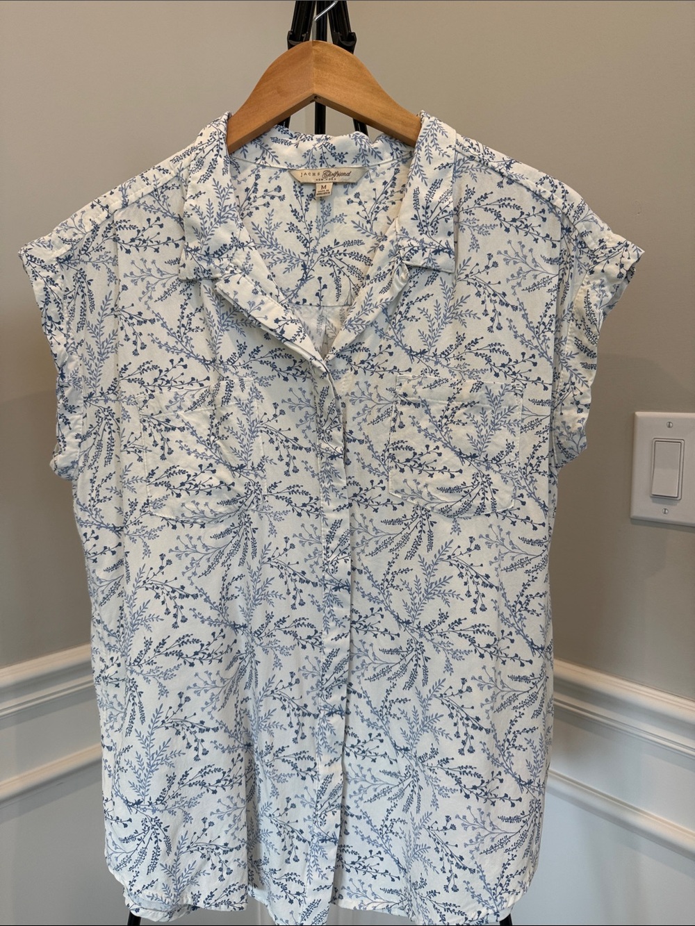 Jachs White Button-Down Top with Blue Floral Print